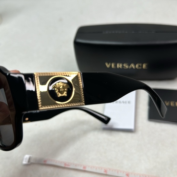 VERSACE NEW POLARIZED MEN’S BLACK GOLD SUNGLASSES WITH CASE BOX AND BOOKLET - Picture 13 of 16